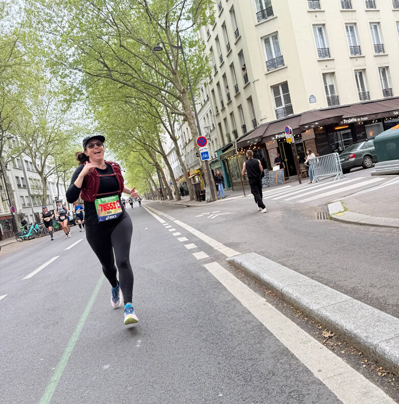 Jessi Bruton running Marathon de Paris 2025